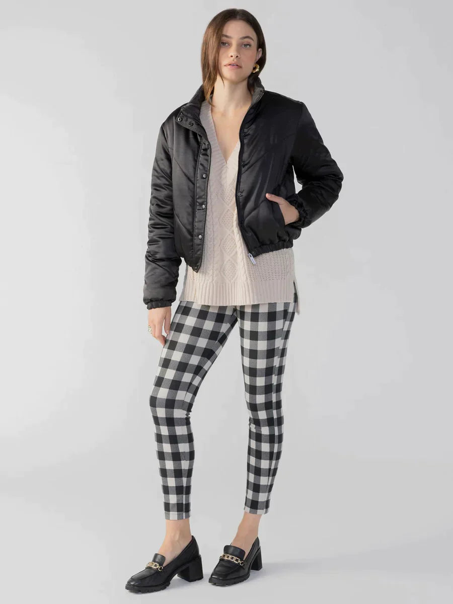 Gesteppte Jacke in Schwarz.